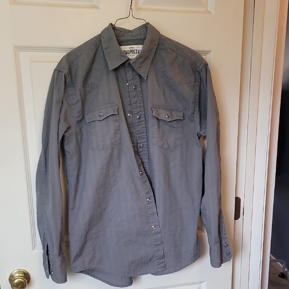 Aeropostale Gray Shirt